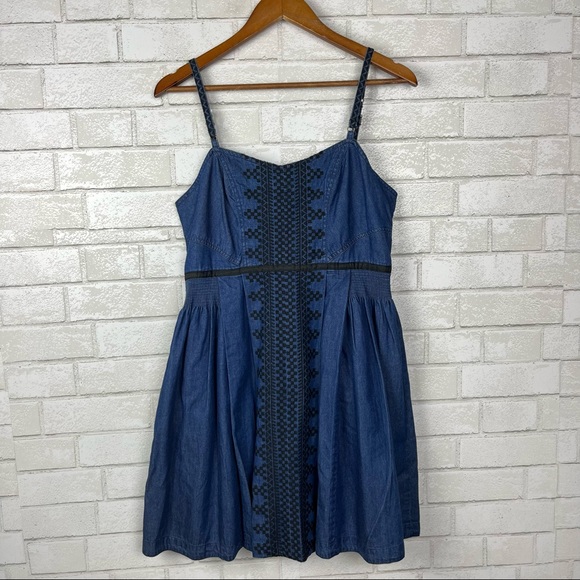 Free People Embroidered Mount St Helen’s Denim Chambray Skater Mini Dress Sz 10 - Picture 1 of 7